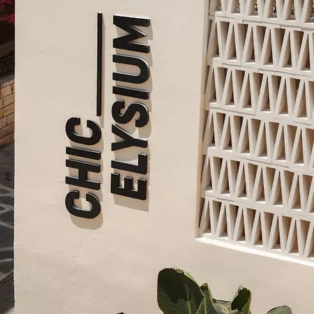 Chic Elysium - Refuge Apartmán