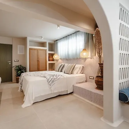 Chic Elysium - Refuge Apartmán Naxos City